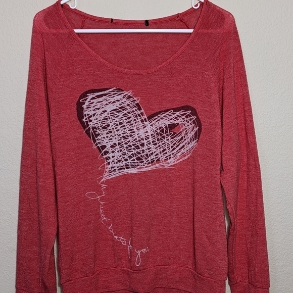 'My heart beats for you' Red Slouchy Lightweight Long Sleeve Top - Picture 3 of 3